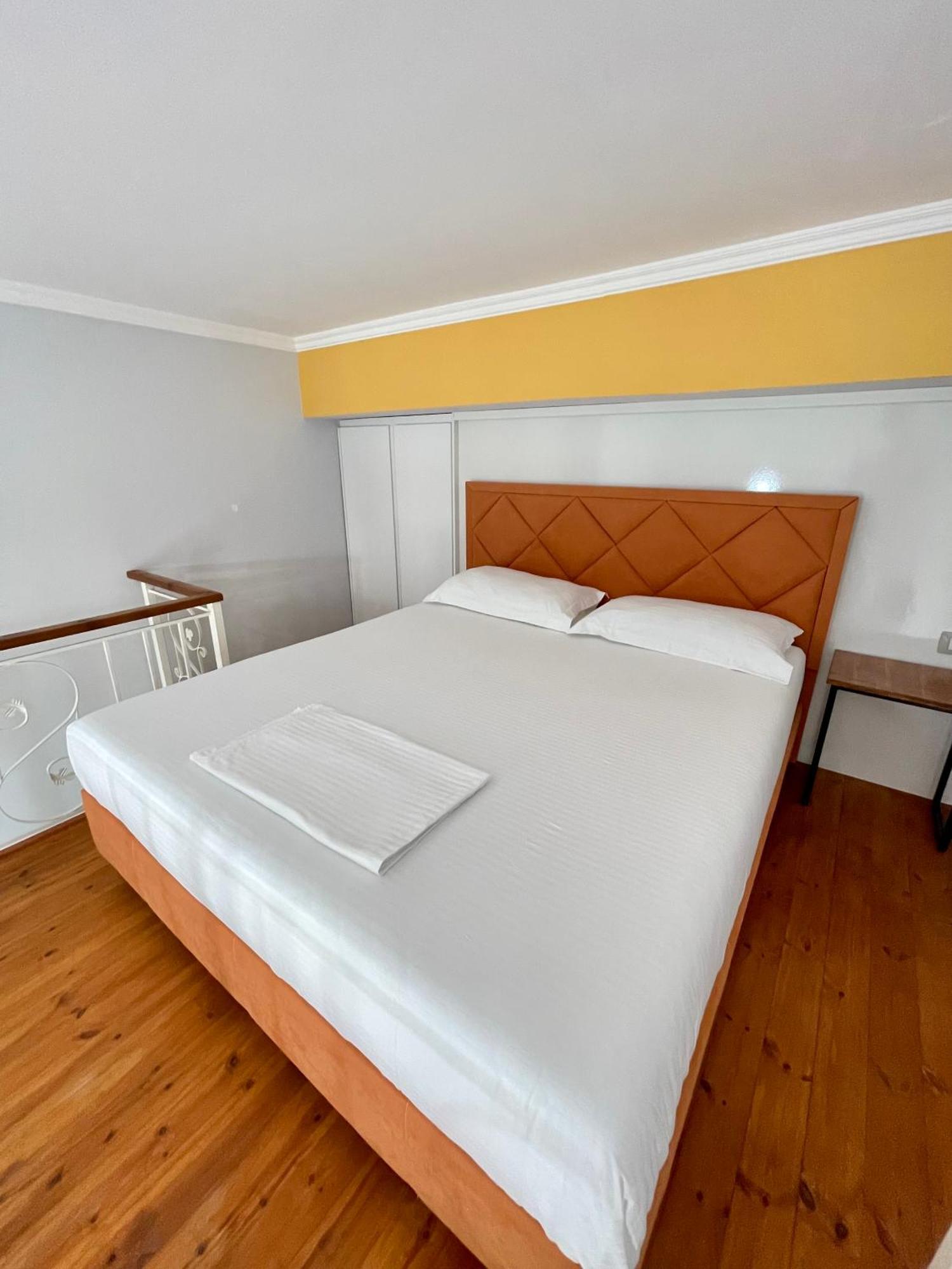 Crown Deluxe Apartments Sarandë Exteriér fotografie