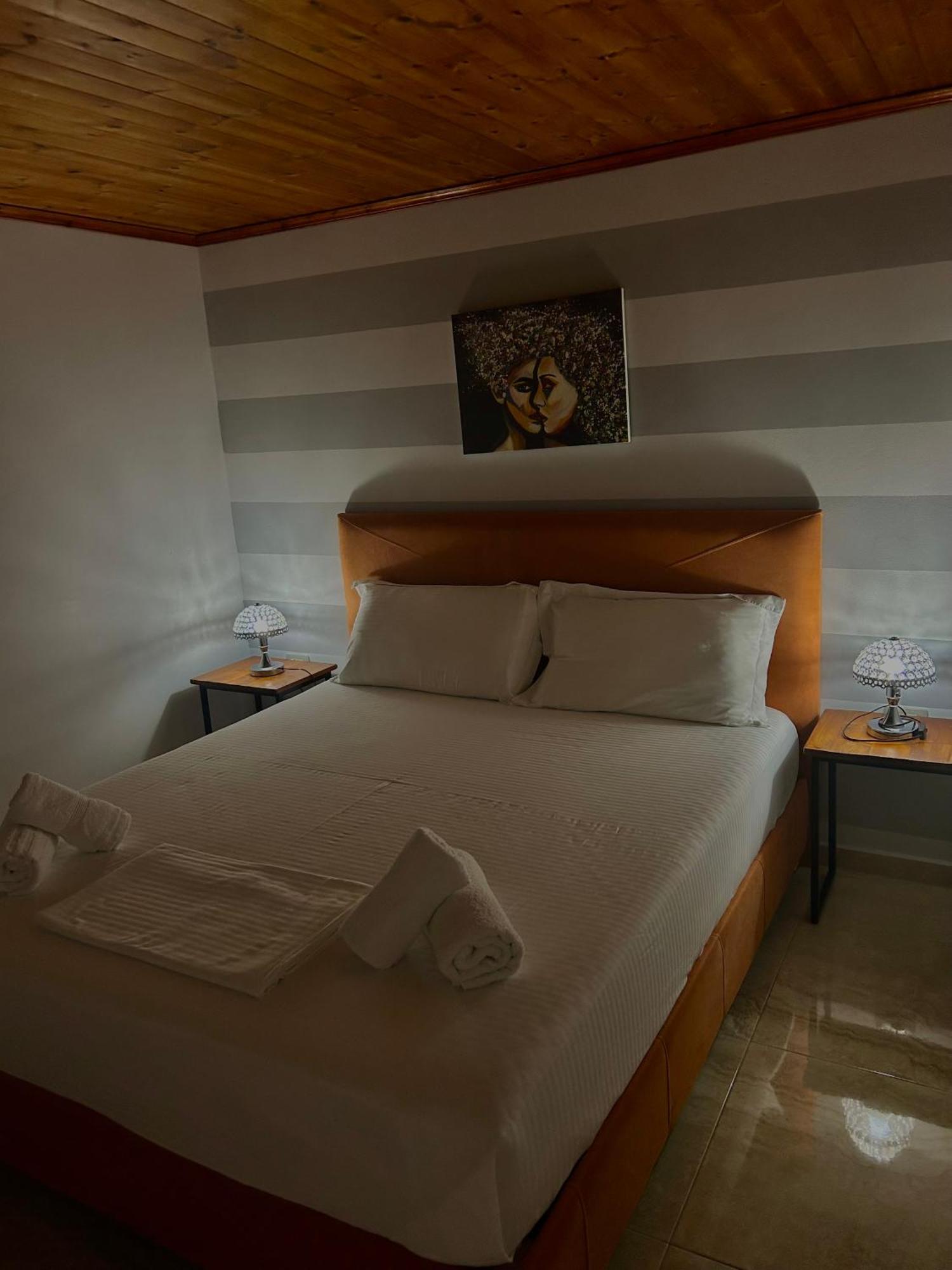 Crown Deluxe Apartments Sarandë Exteriér fotografie